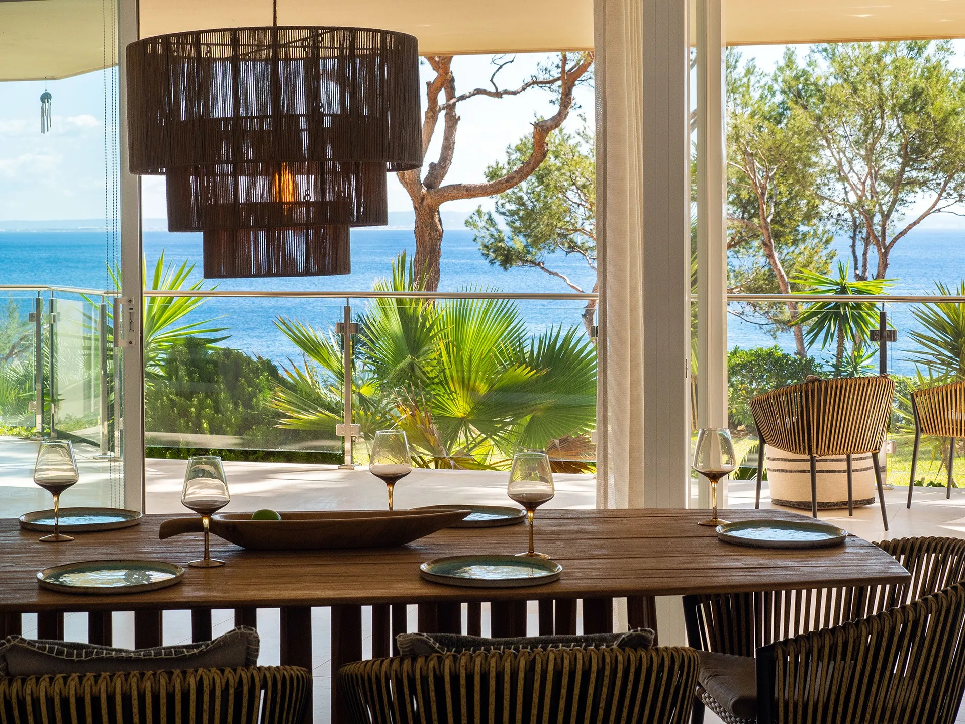 Exclusive frontline apartment in Cala Vinyas with direct sea access-4