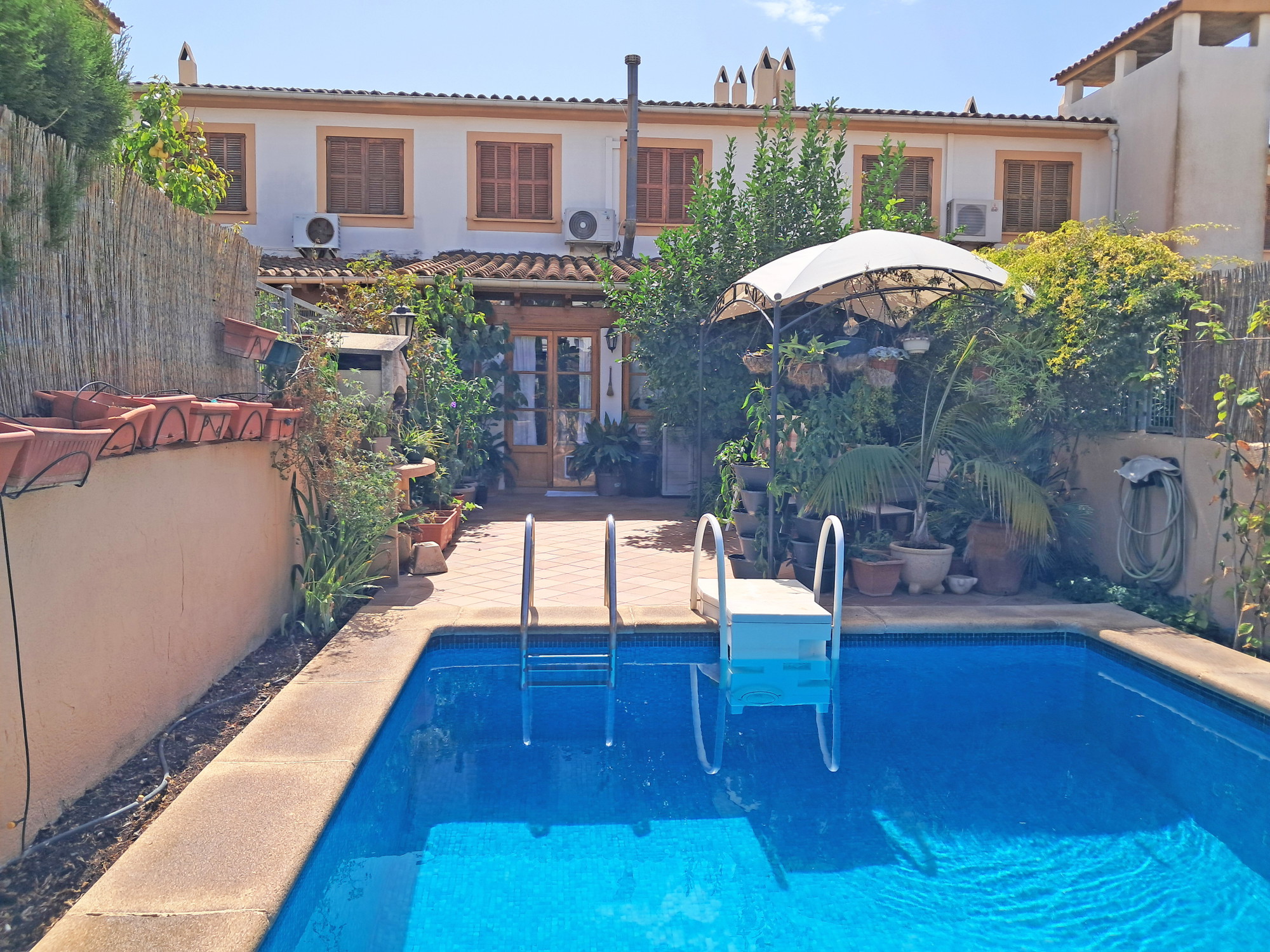 Casa de poble amb piscina privada a Son Macià