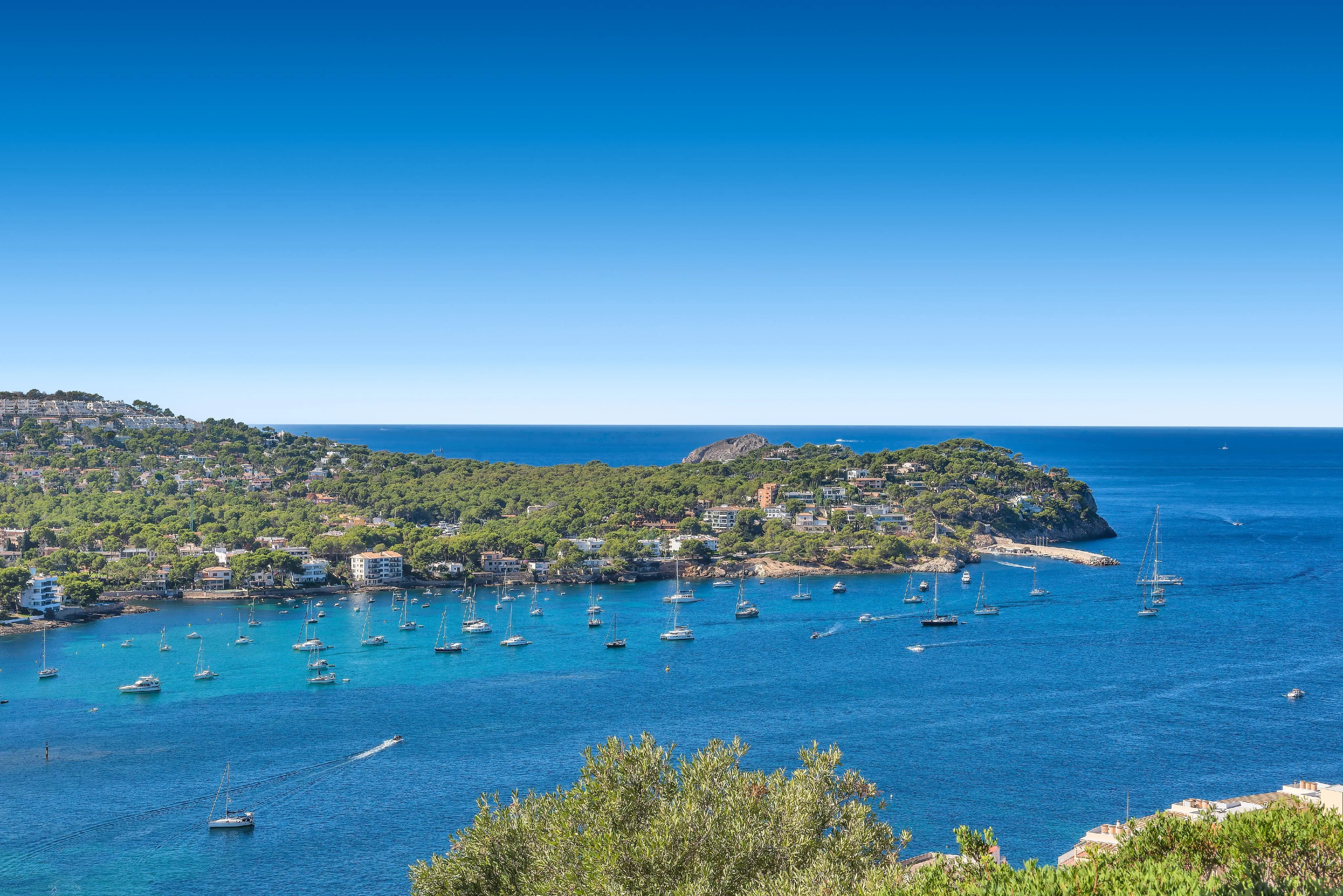 Højtbeliggende ferielejlighed i Santa Ponsa med havudsigt-2