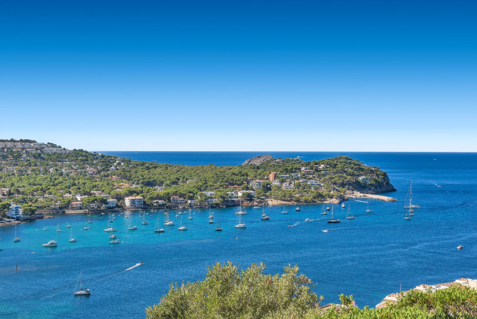 Højtbeliggende ferielejlighed i Santa Ponsa med havudsigt-2