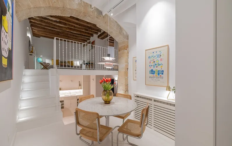 Dúplex renovat i acollidor amb pati