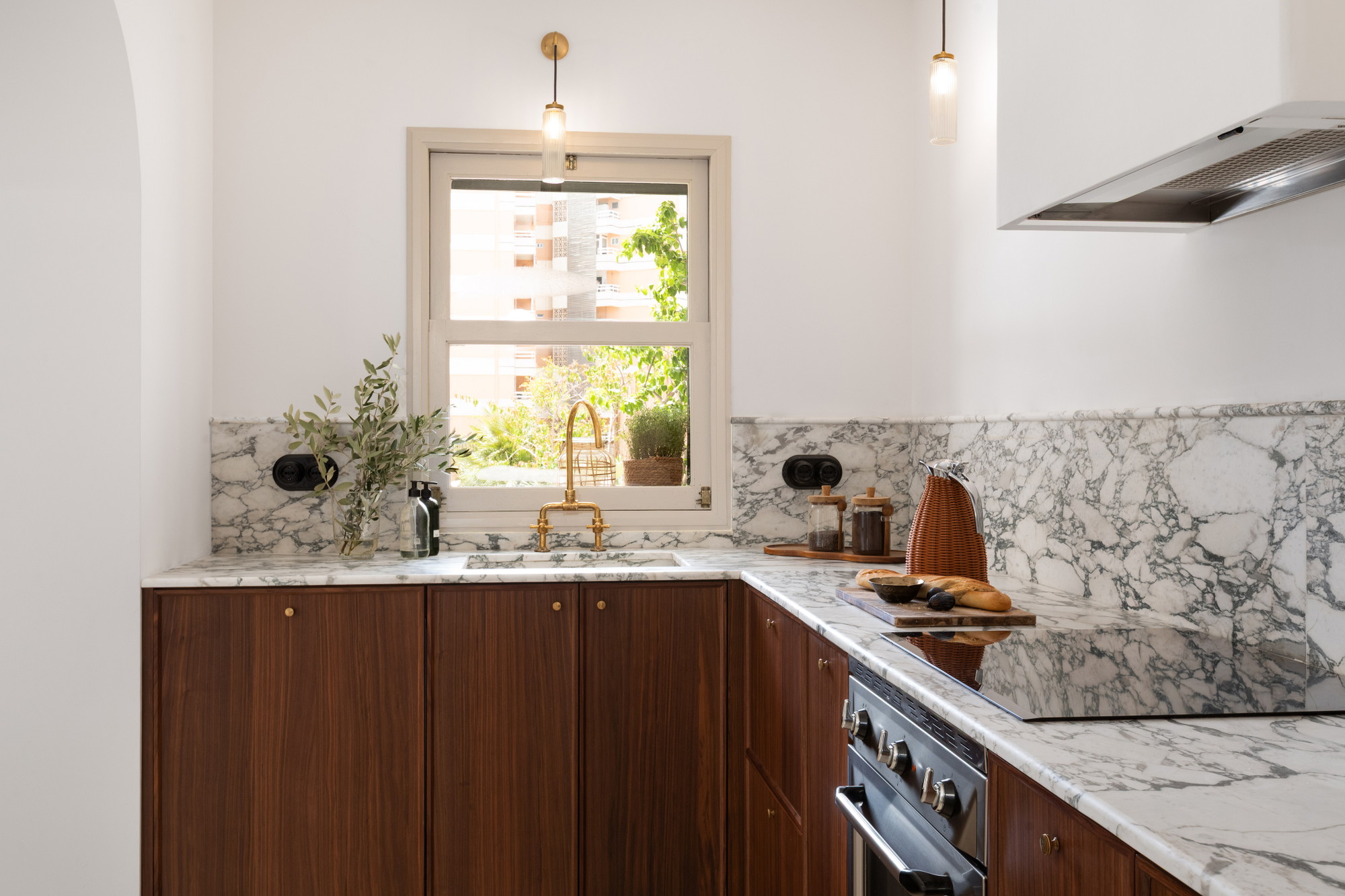Elegant renovated Apartment with exceptional terraces in a prime location-6