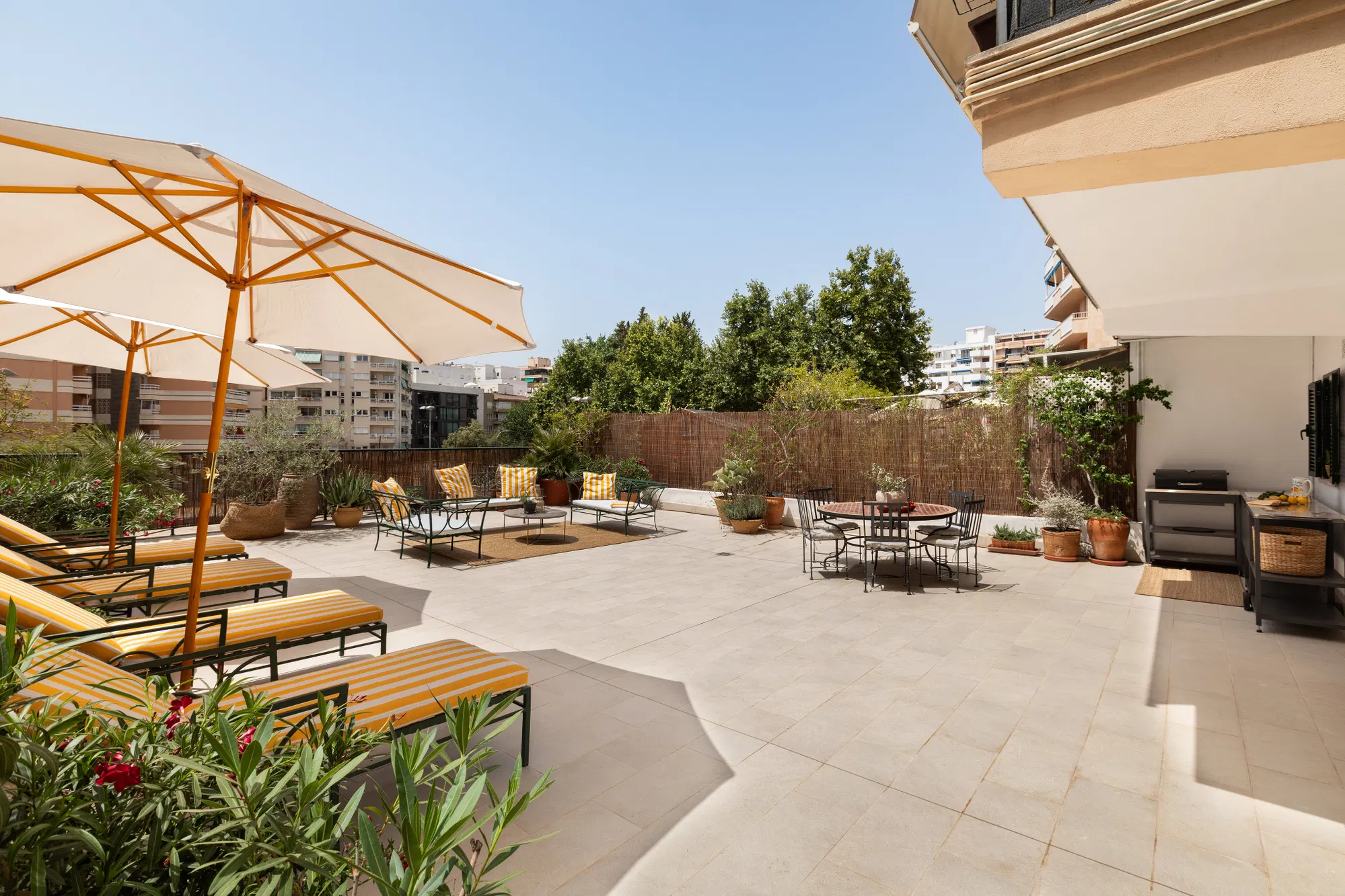 Elegant renovated Apartment with exceptional terraces in a prime location-1
