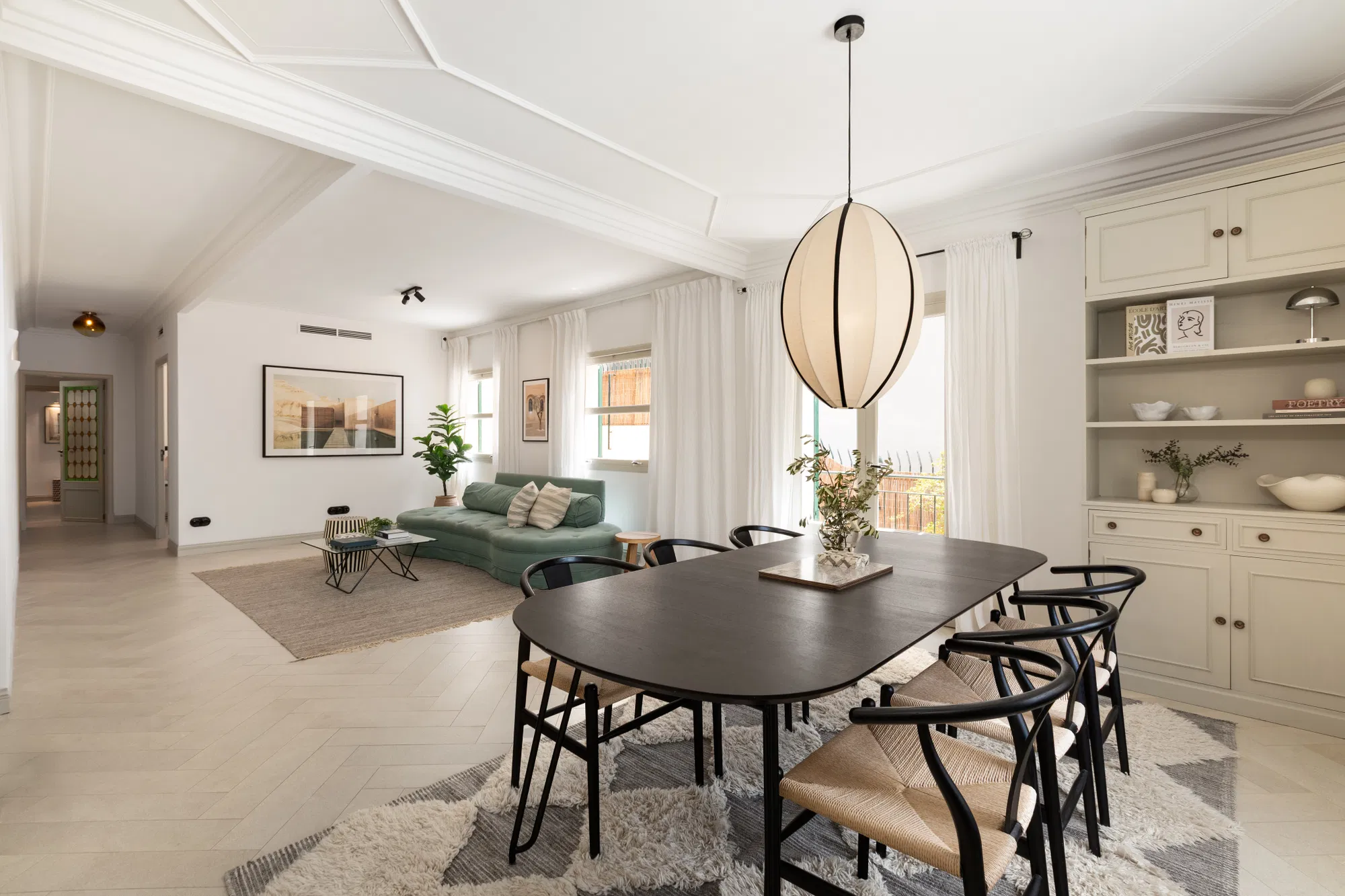 Elegant renovated Apartment with exceptional terraces in a prime location-5