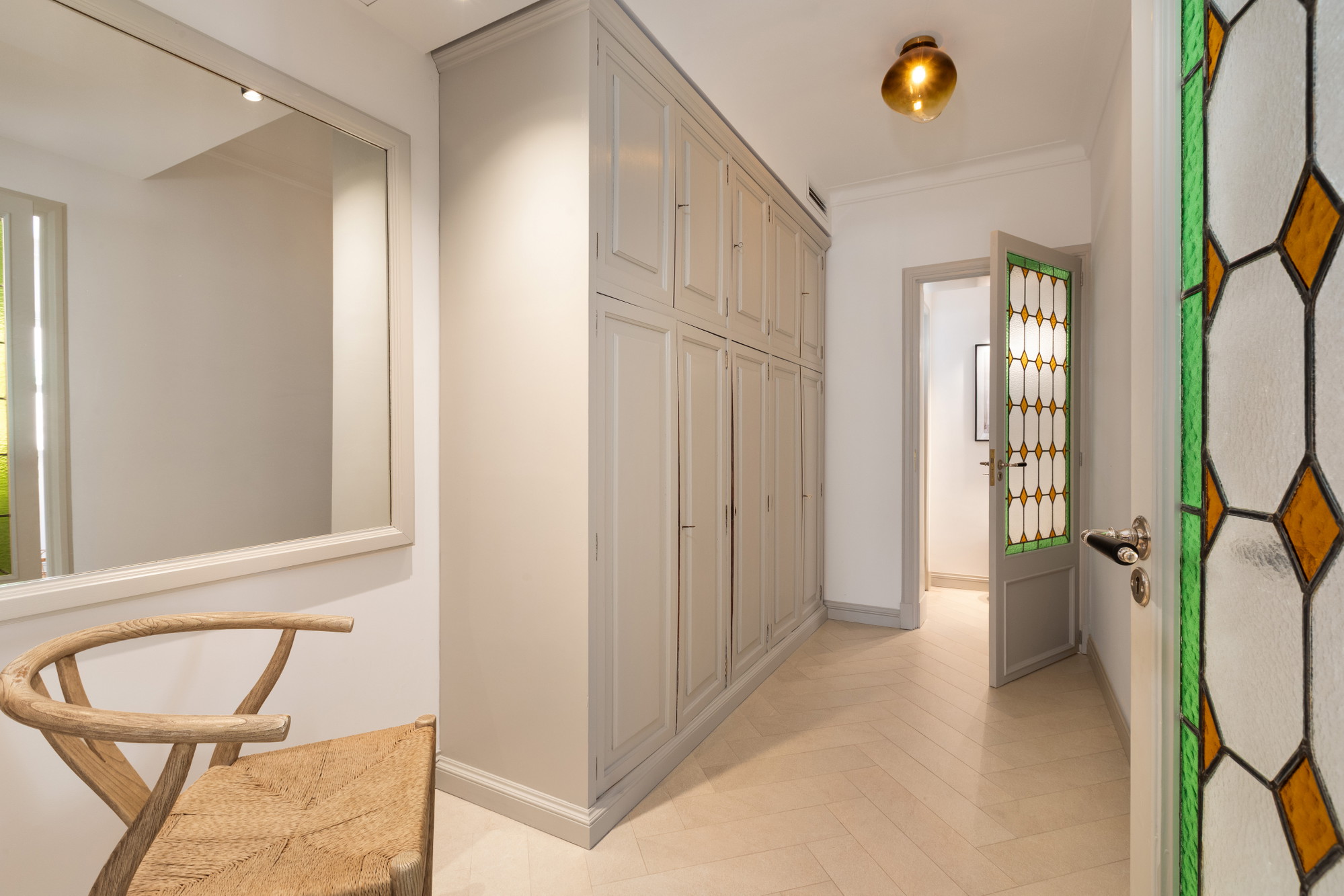 Elegant renovated Apartment with exceptional terraces in a prime location-8