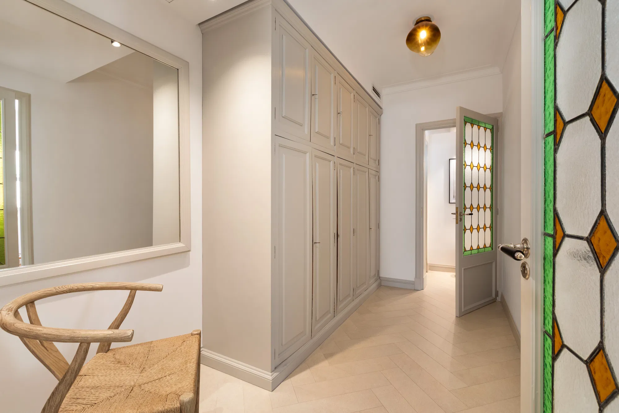 Elegant renovated Apartment with exceptional terraces in a prime location-8