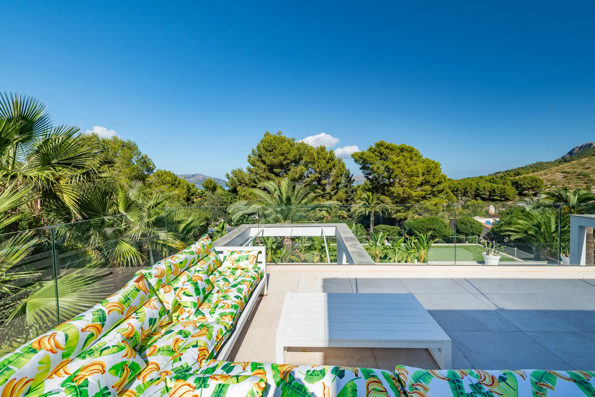 Moderna villa con vistas al mar en la ubicación privilegiada de Bonaire, Alcudia-24