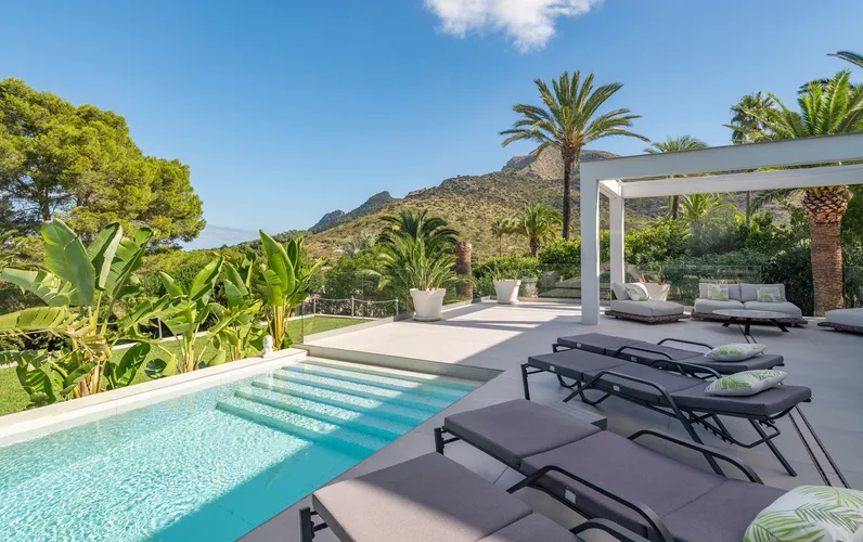 Moderna vila amb vista al mar en la ubicació privilegiada de Bonaire, Alcudia