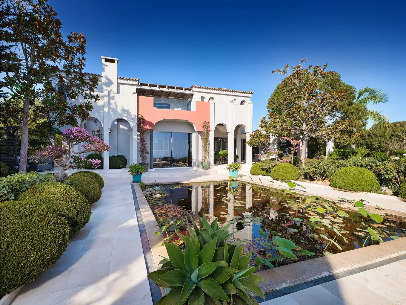 Fantastic property with sea views in Son Font-3