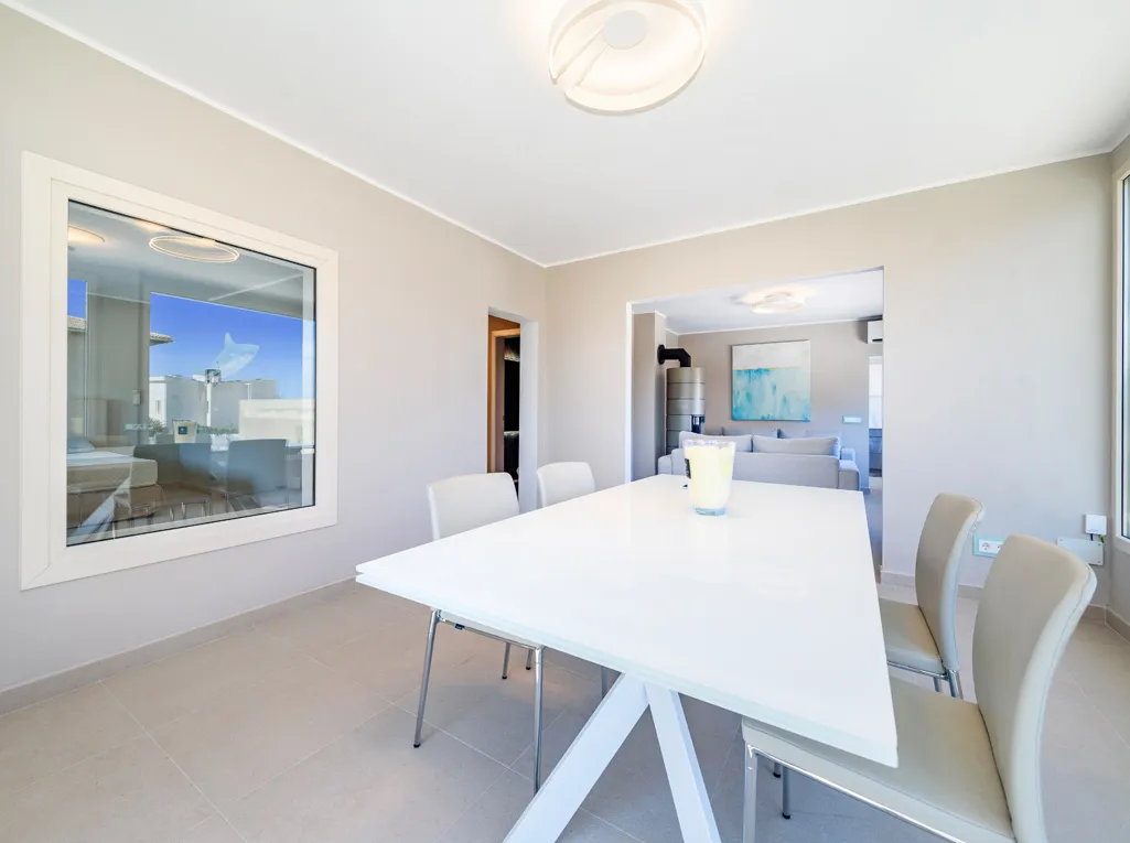 Wysokiej jakości willa nad morzem w Son Serra de Marina-4