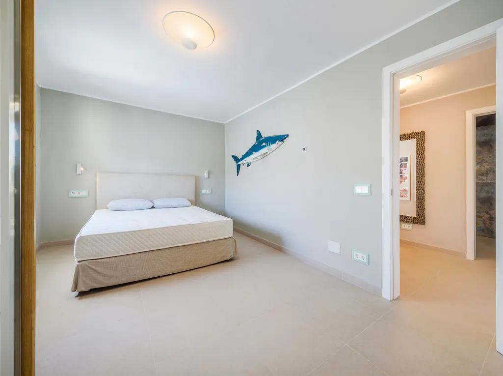 Качественная вилла на берегу моря в Сон-Серра-де-Марина-11