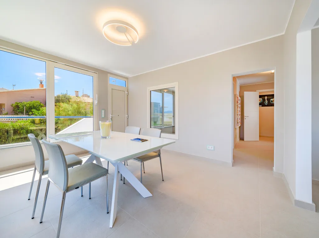 Качественная вилла на берегу моря в Сон-Серра-де-Марина-5