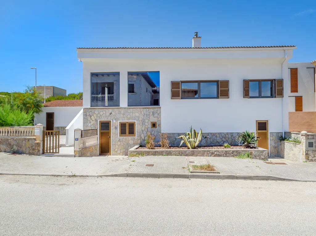 Wysokiej jakości willa nad morzem w Son Serra de Marina-2