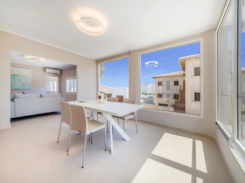 Wysokiej jakości willa nad morzem w Son Serra de Marina-3