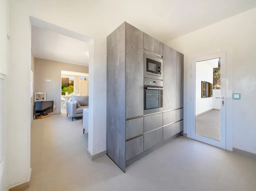 Wysokiej jakości willa nad morzem w Son Serra de Marina-9