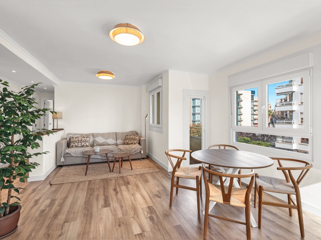 Bright Renovated Apartment with Marina Views in Son Armadams-2