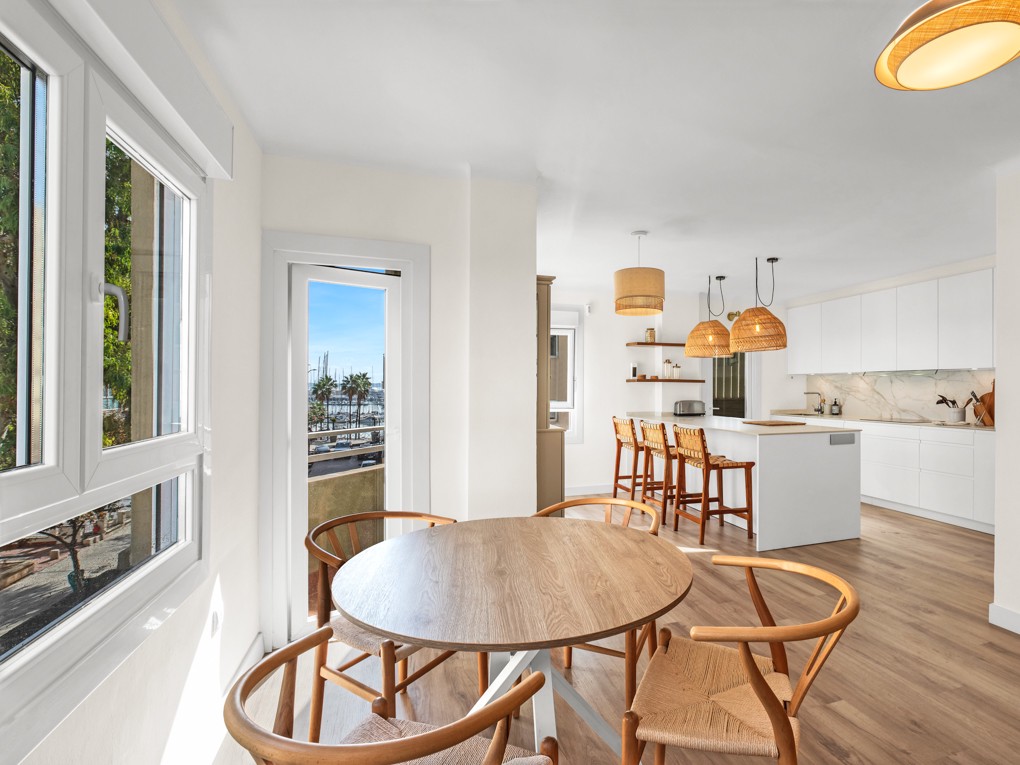 Bright Renovated Apartment with Marina Views in Son Armadams-4
