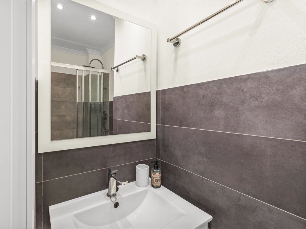 Bright Renovated Apartment with Marina Views in Son Armadams-11
