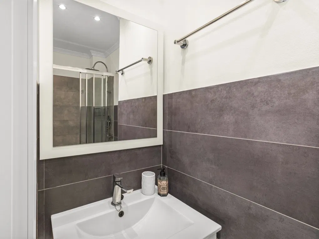 Bright Renovated Apartment with Marina Views in Son Armadams-11