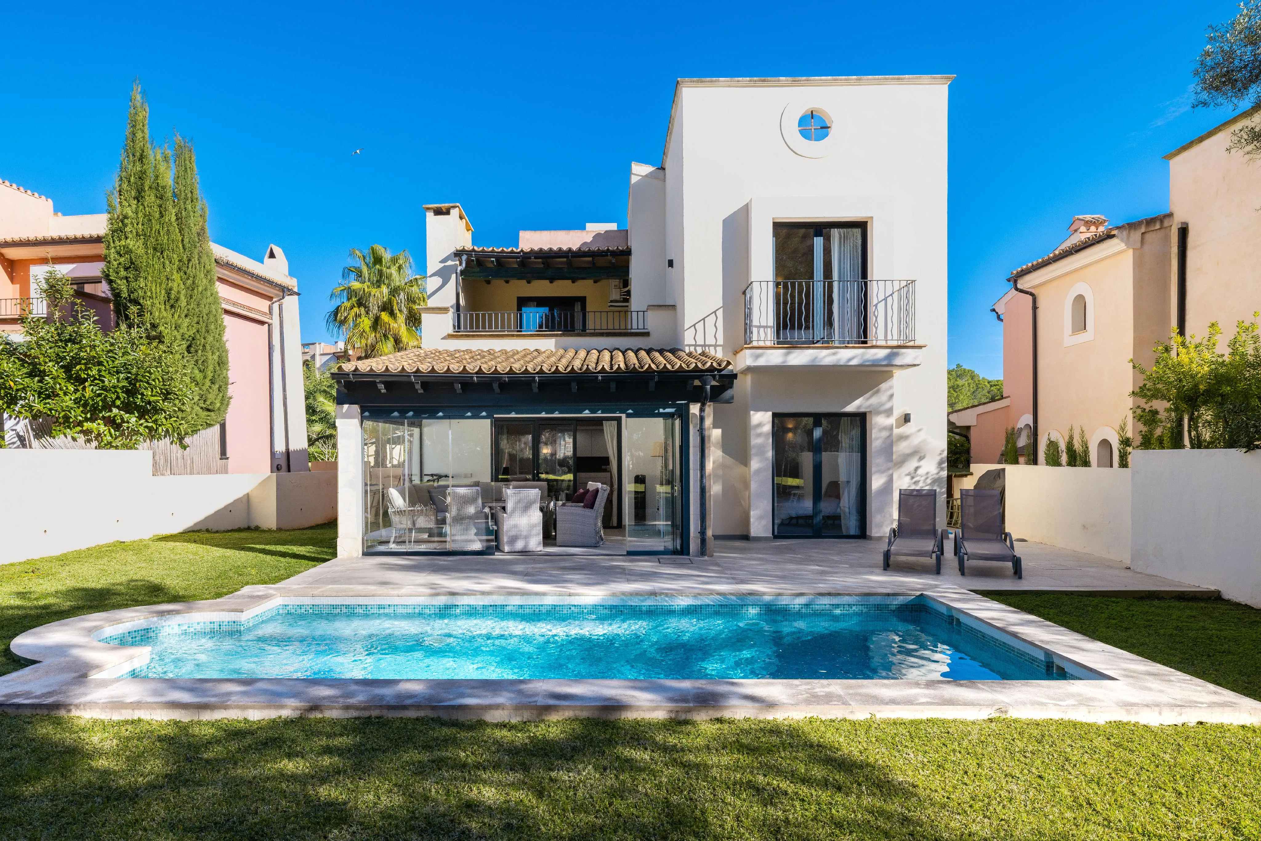 Elegante villa vicino al campo da golf con piscina privata a Nova Santa Ponsa-1