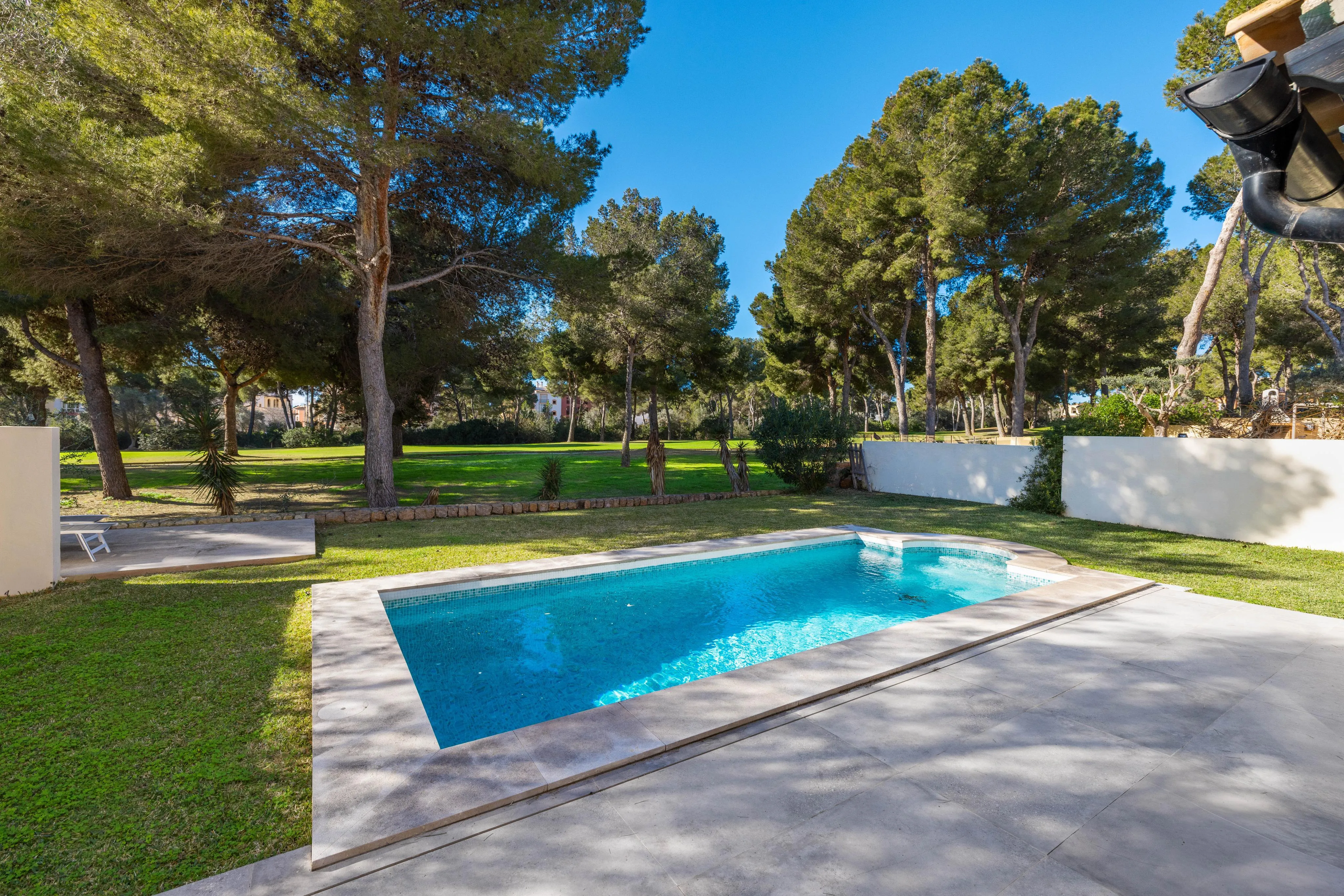Elegant golf frontline villa with private pool in Nova Santa Ponsa-2