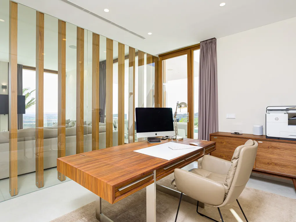 Luxusvilla mit atemberaubendem Meerblick nahe Palma-12