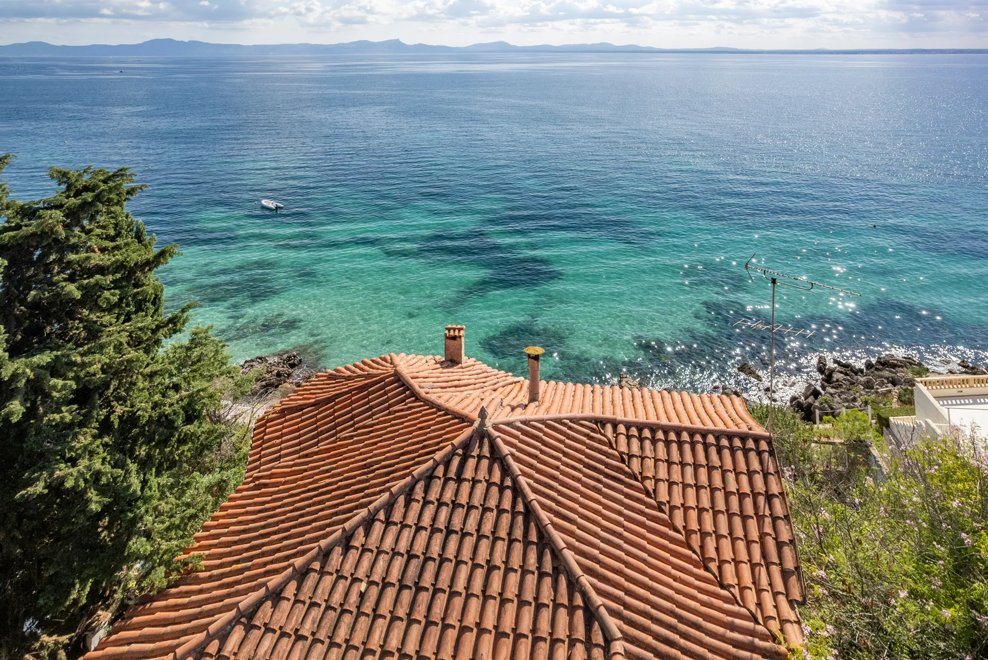 Exclusief perceel aan zee in Alcanada (Puerto Alcudia) met de mogelijkheid om een luxe villa te bouwen-9