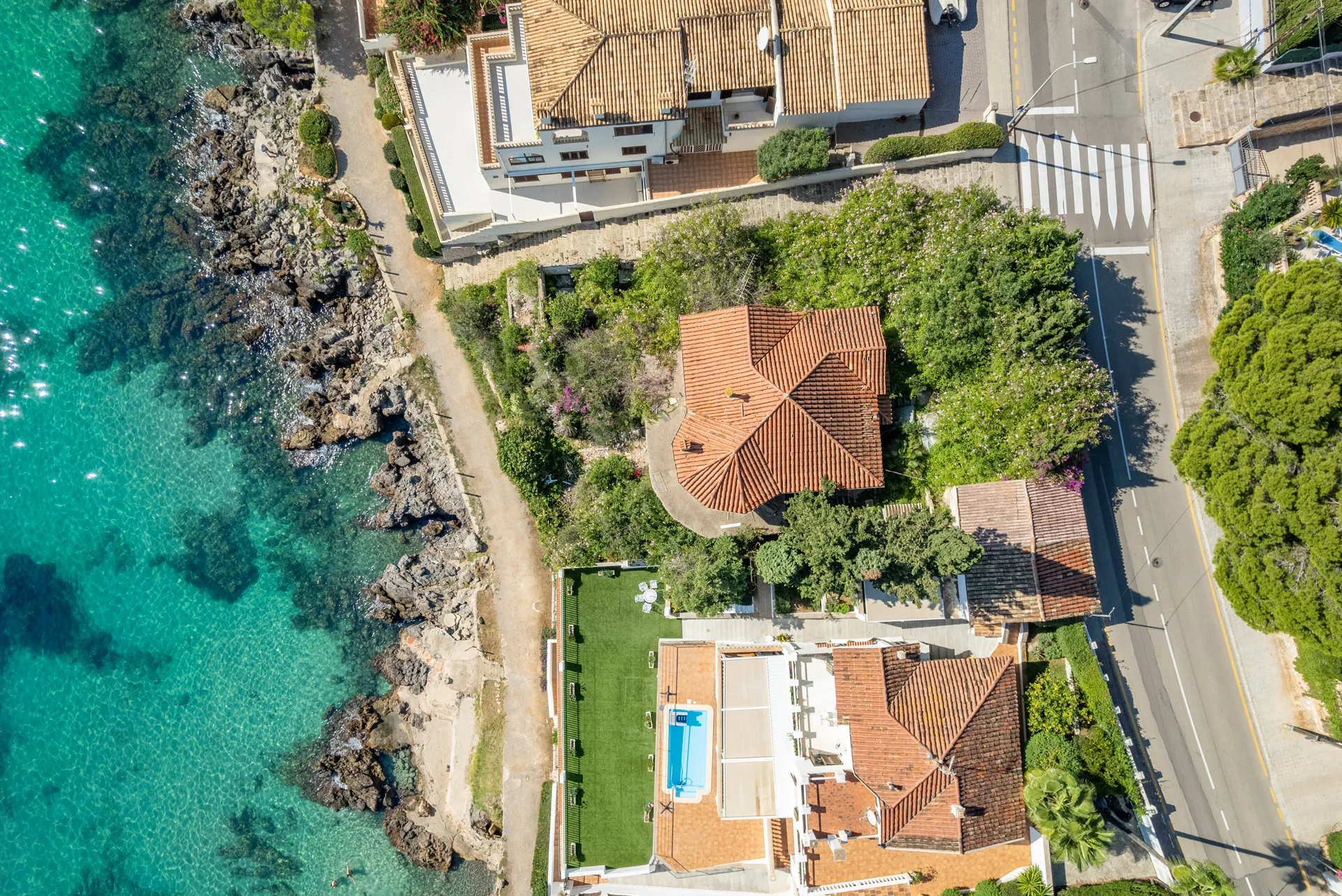 Exclusief perceel aan zee in Alcanada (Puerto Alcudia) met de mogelijkheid om een luxe villa te bouwen-6