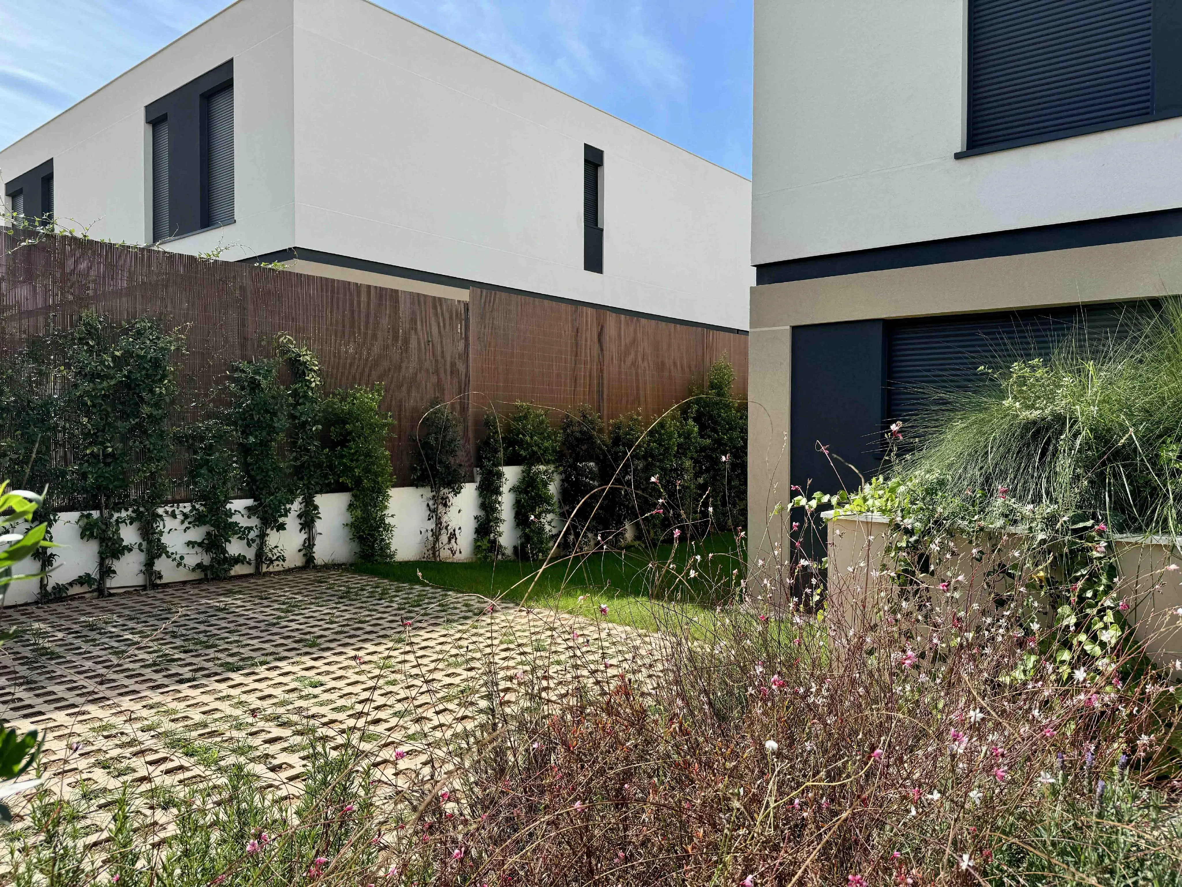 Современный двухквартирный дом в Пуиг-де-Рос-15