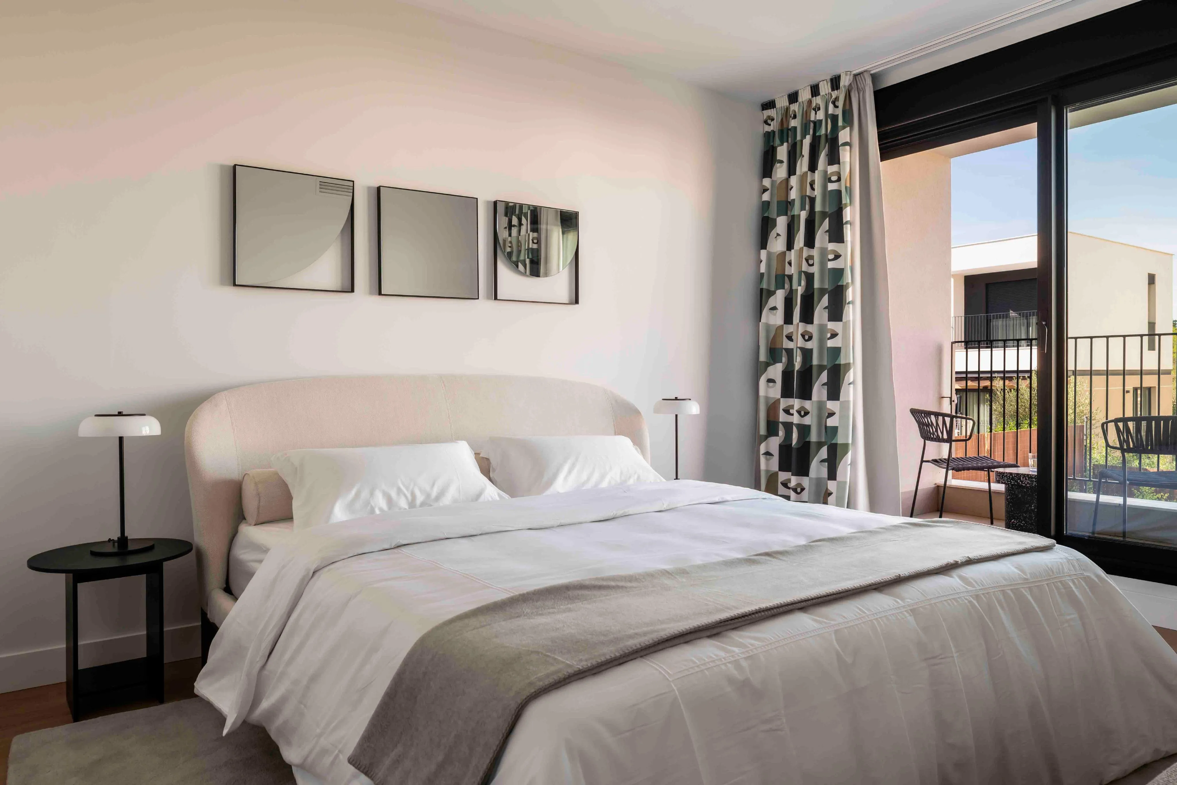 Moderno pareado en Puig de Ros-11