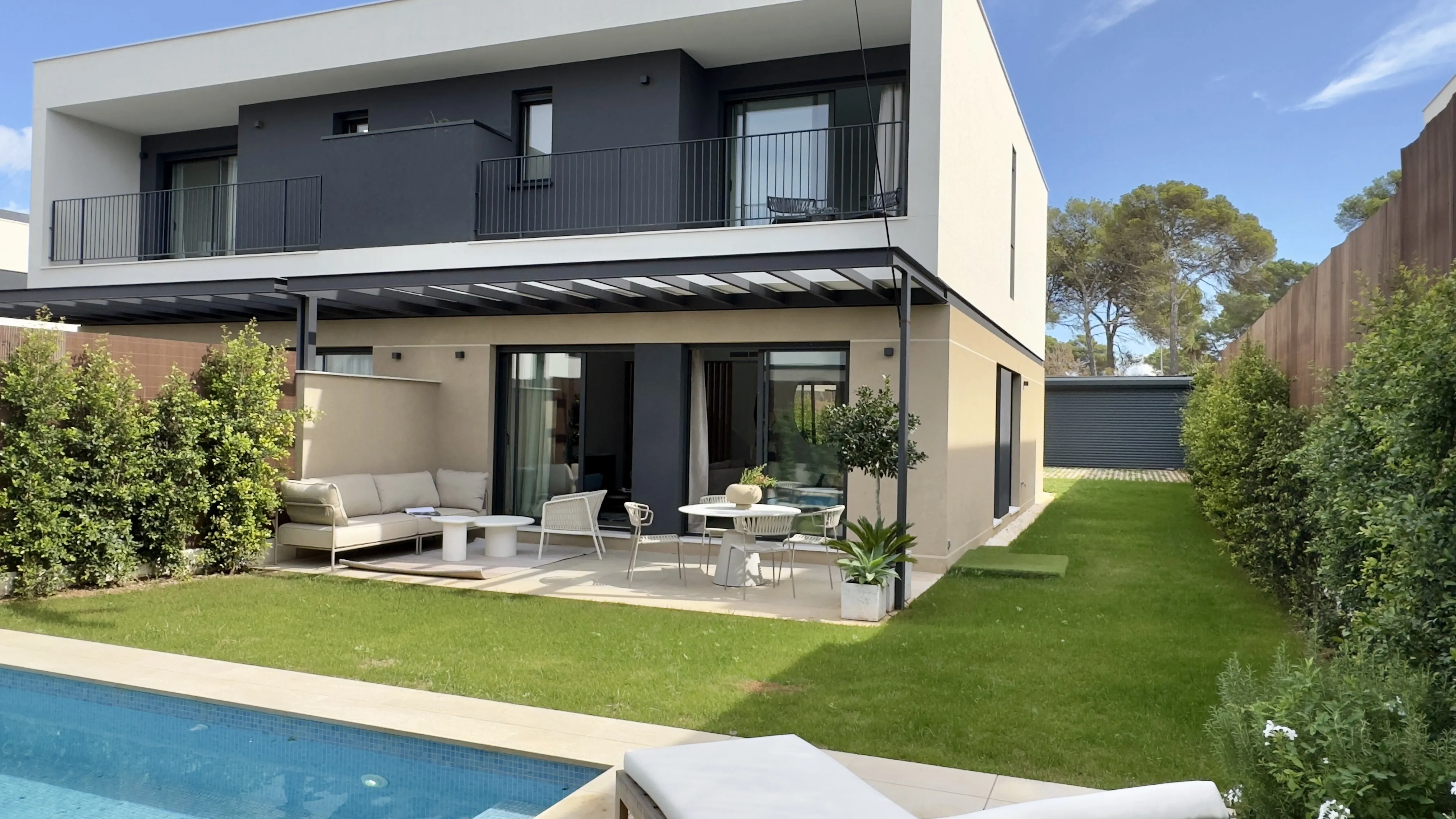 Modern semi-detached house in Puig de Ros-1