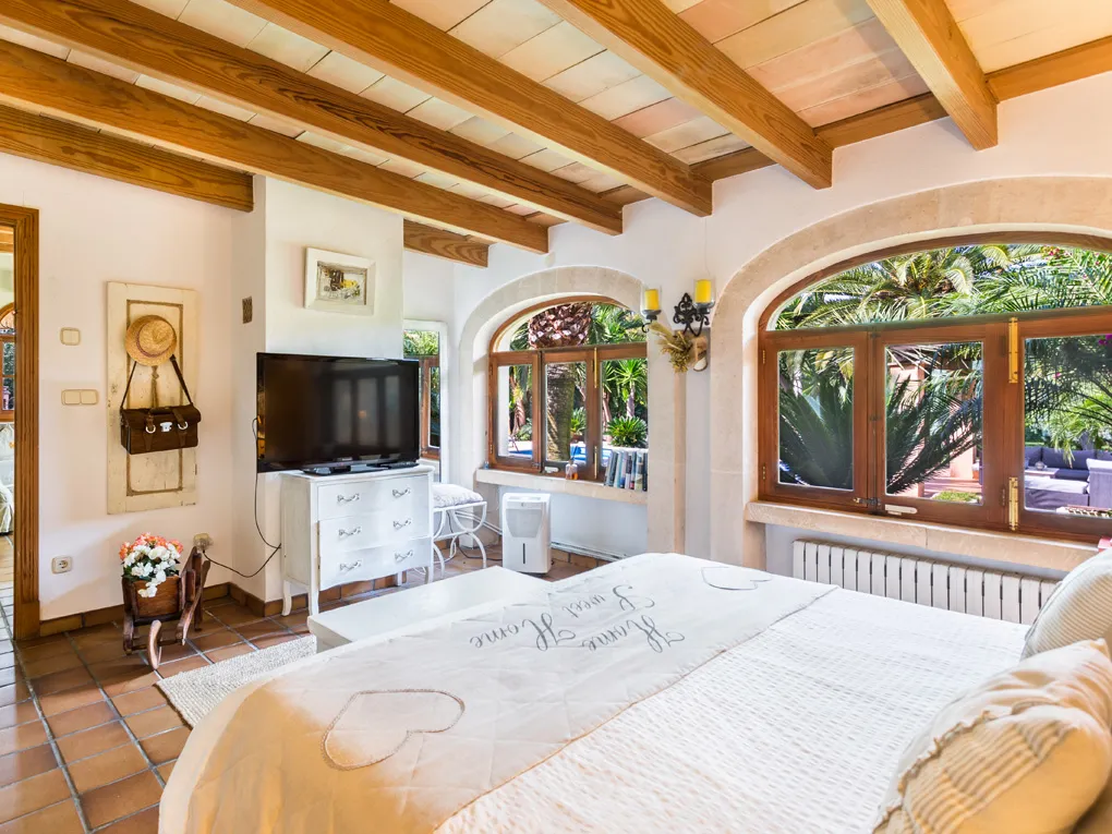 Lanthus med enastående trädgård och pool i utkanten av Sencelles-10