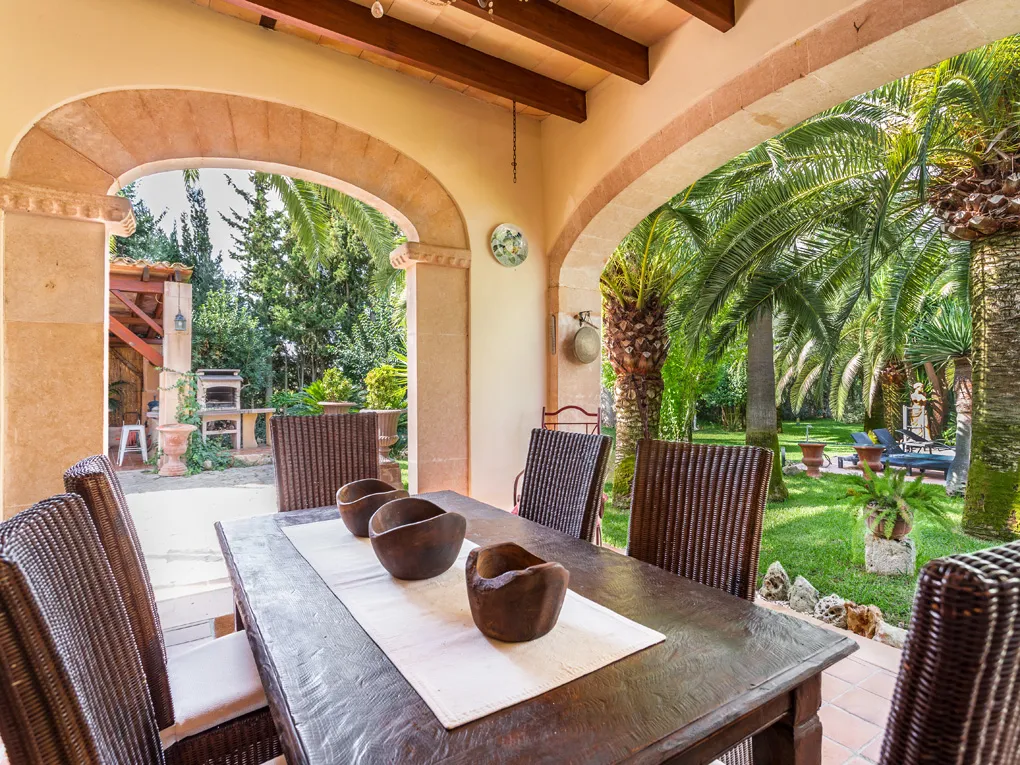 Landhus med enestående have og pool-4