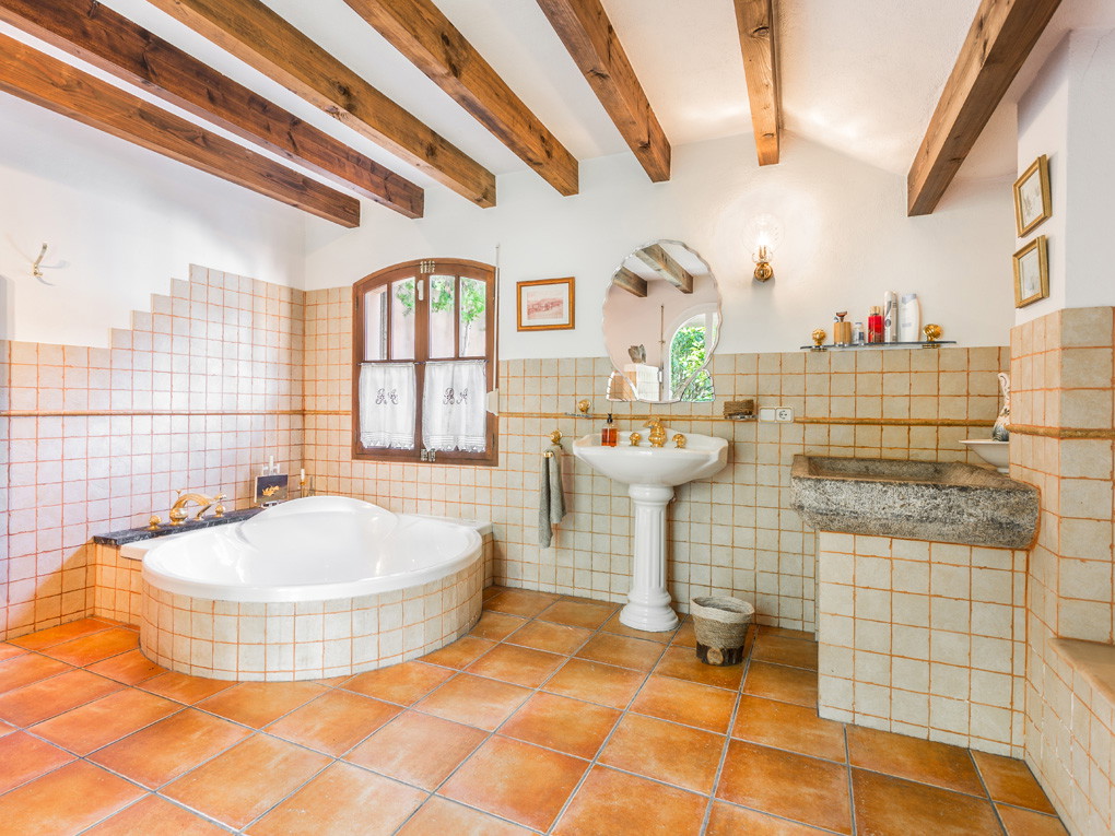 Country house with outstanding garden and pool-15