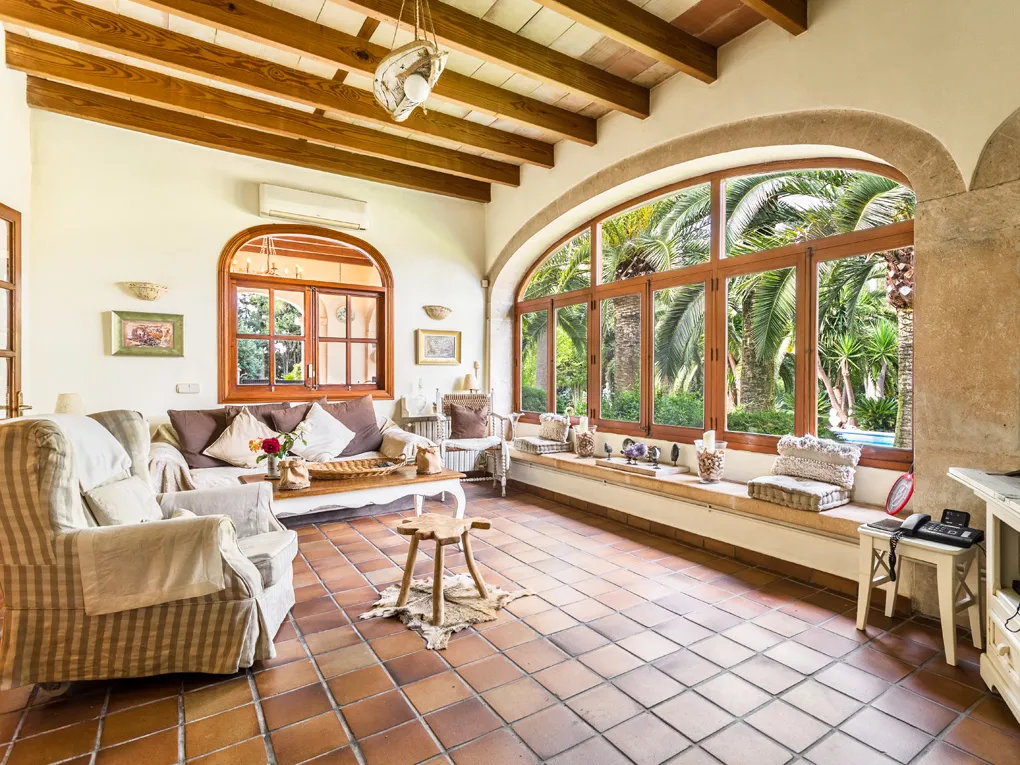 Lanthus med enastående trädgård och pool i utkanten av Sencelles-9