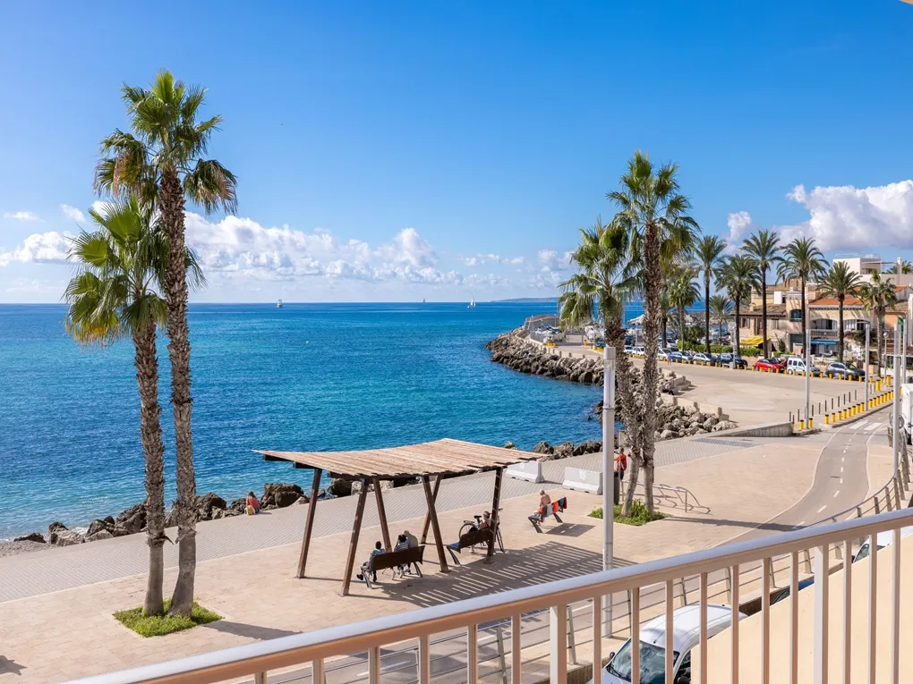 Unieke kans in de 1e zeelijn van Portixol - te renoveren appartement met groot potentieel-3