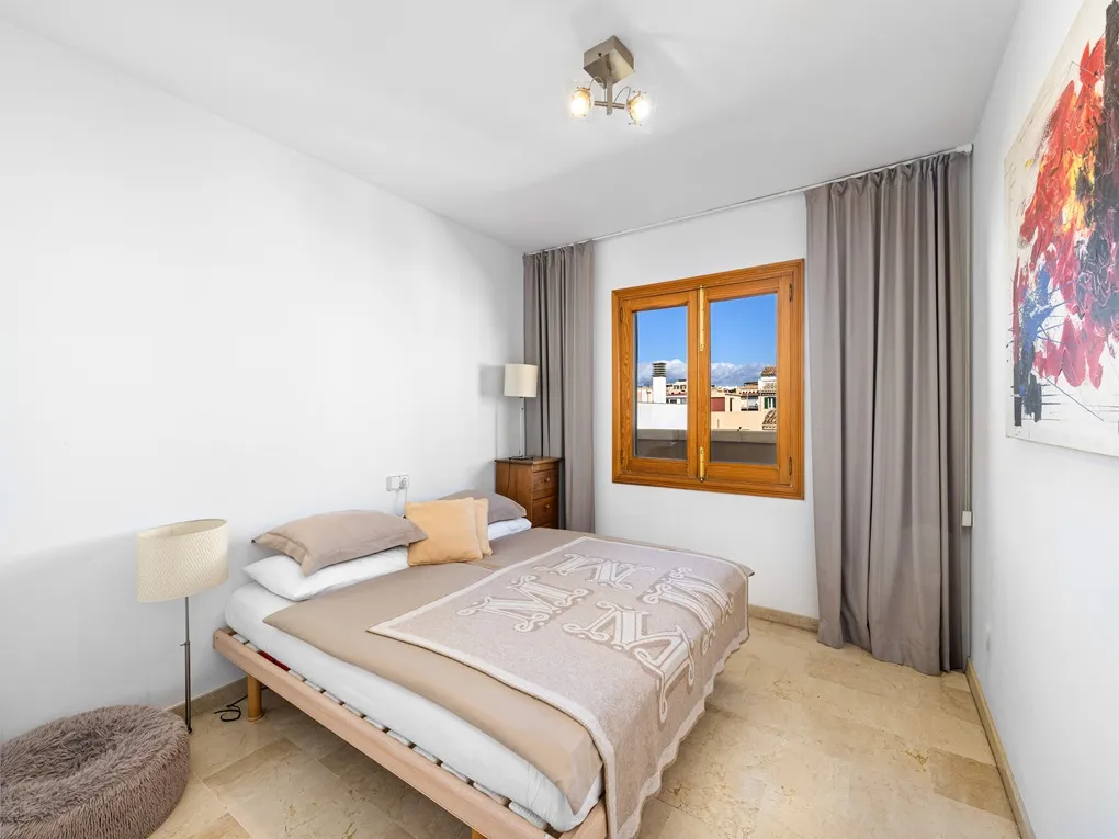 Unieke kans in de 1e zeelijn van Portixol - te renoveren appartement met groot potentieel-8