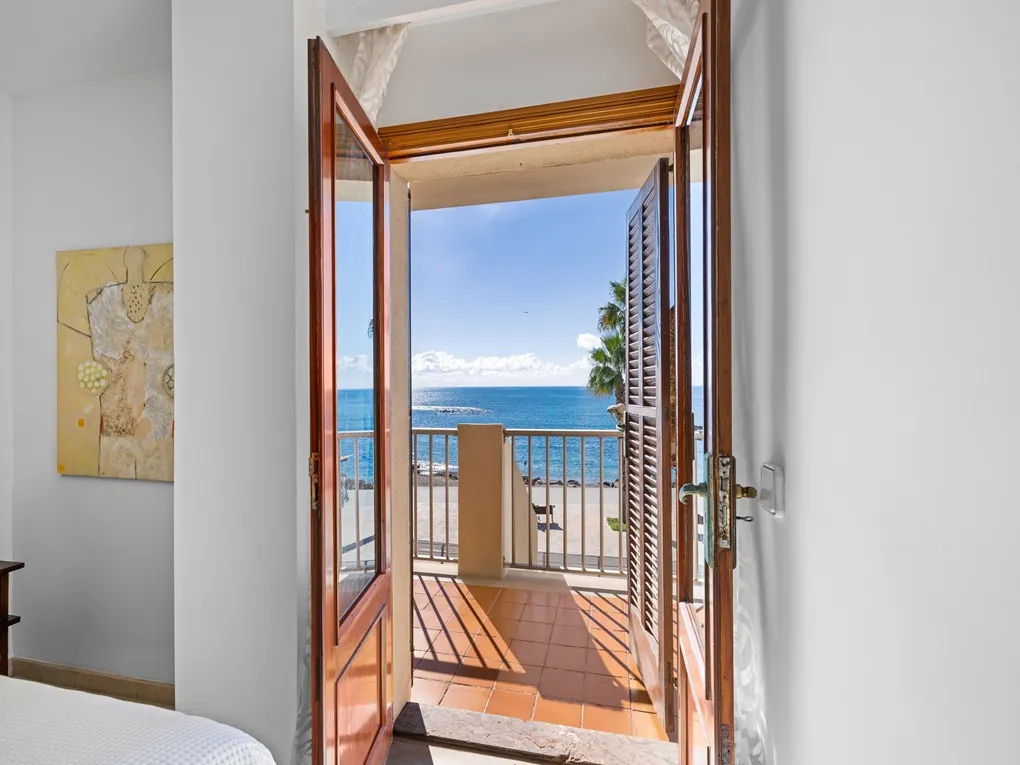 Unieke kans in de 1e zeelijn van Portixol - te renoveren appartement met groot potentieel-6