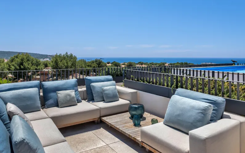 Imponujący penthouse z widokiem na morze w Nova Santa Ponsa