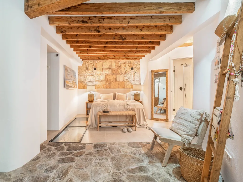 Modern apartament en planta baixa amb molt encant històric prop de les Rambla-4