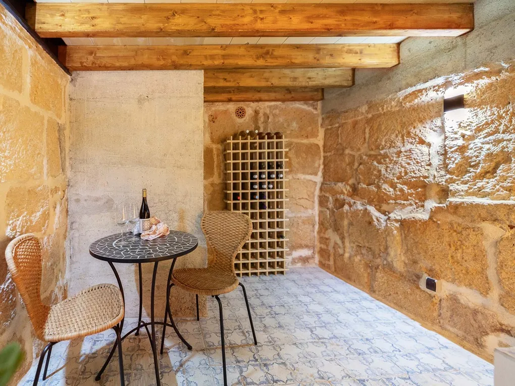 Modern appartement op de begane grond met veel historische charme vlakbij de Rambla-6