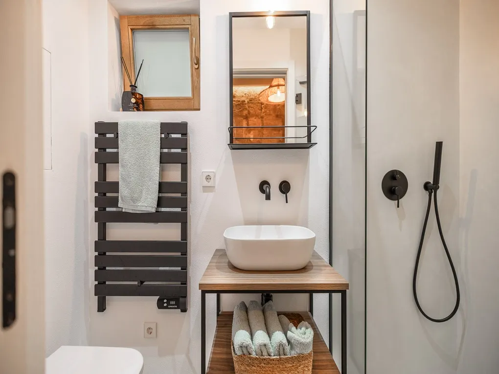 Modern appartement op de begane grond met veel historische charme vlakbij de Rambla-8