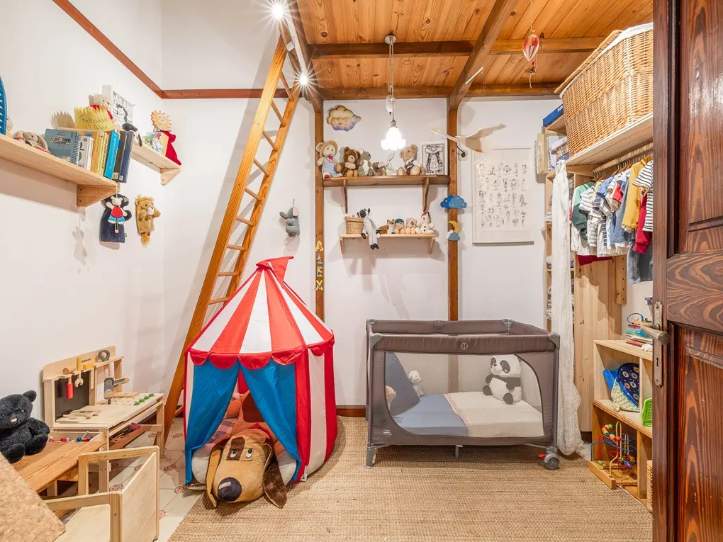 Exclusief, uniek pand met twee appartementen met uitzonderlijke charme en een groot potentieel-10