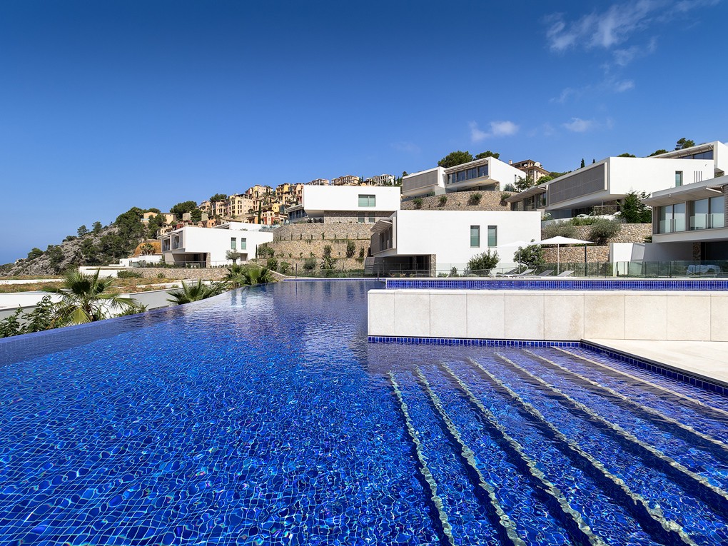 Villa moderna con vista sul mare in un complesso residenziale di lusso