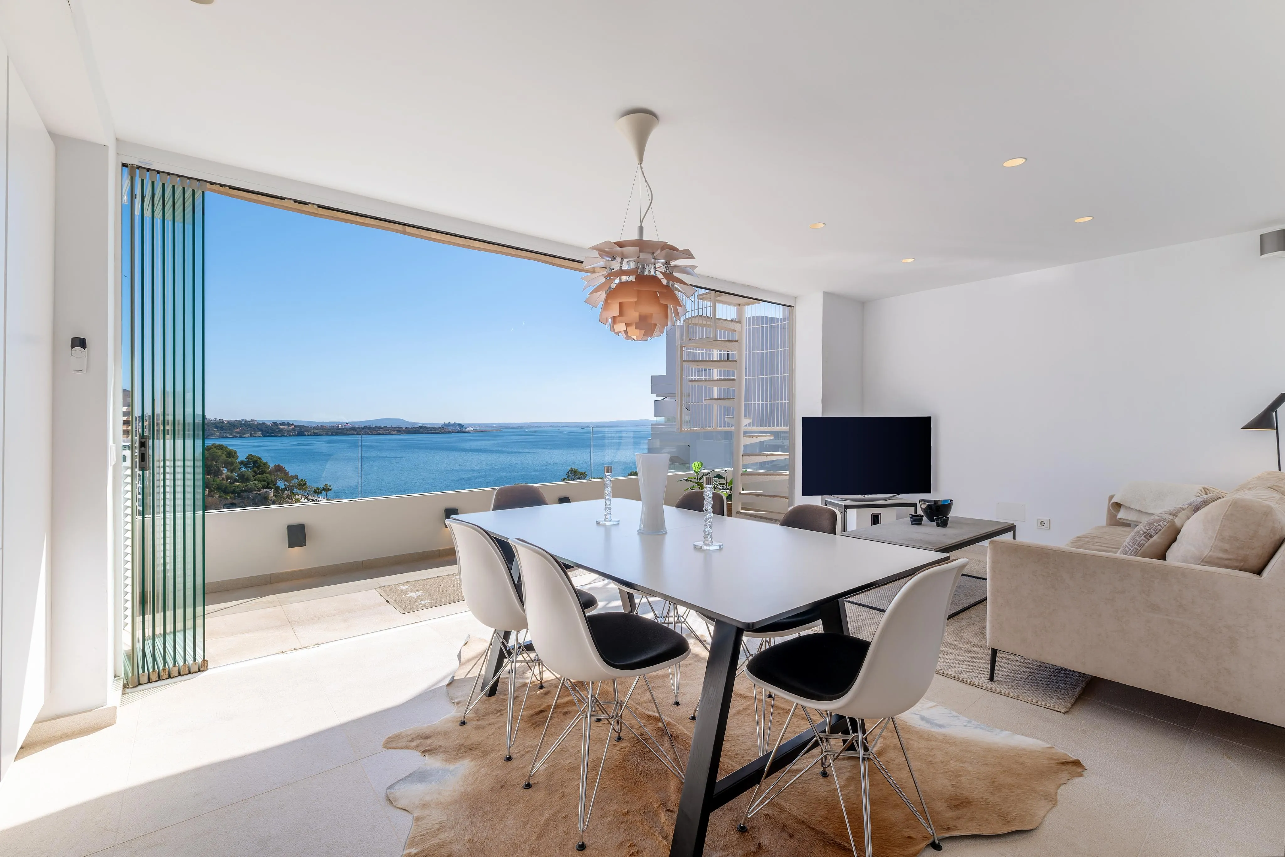 Exceptional penthouse with breathtaking sea views in Illetas-3