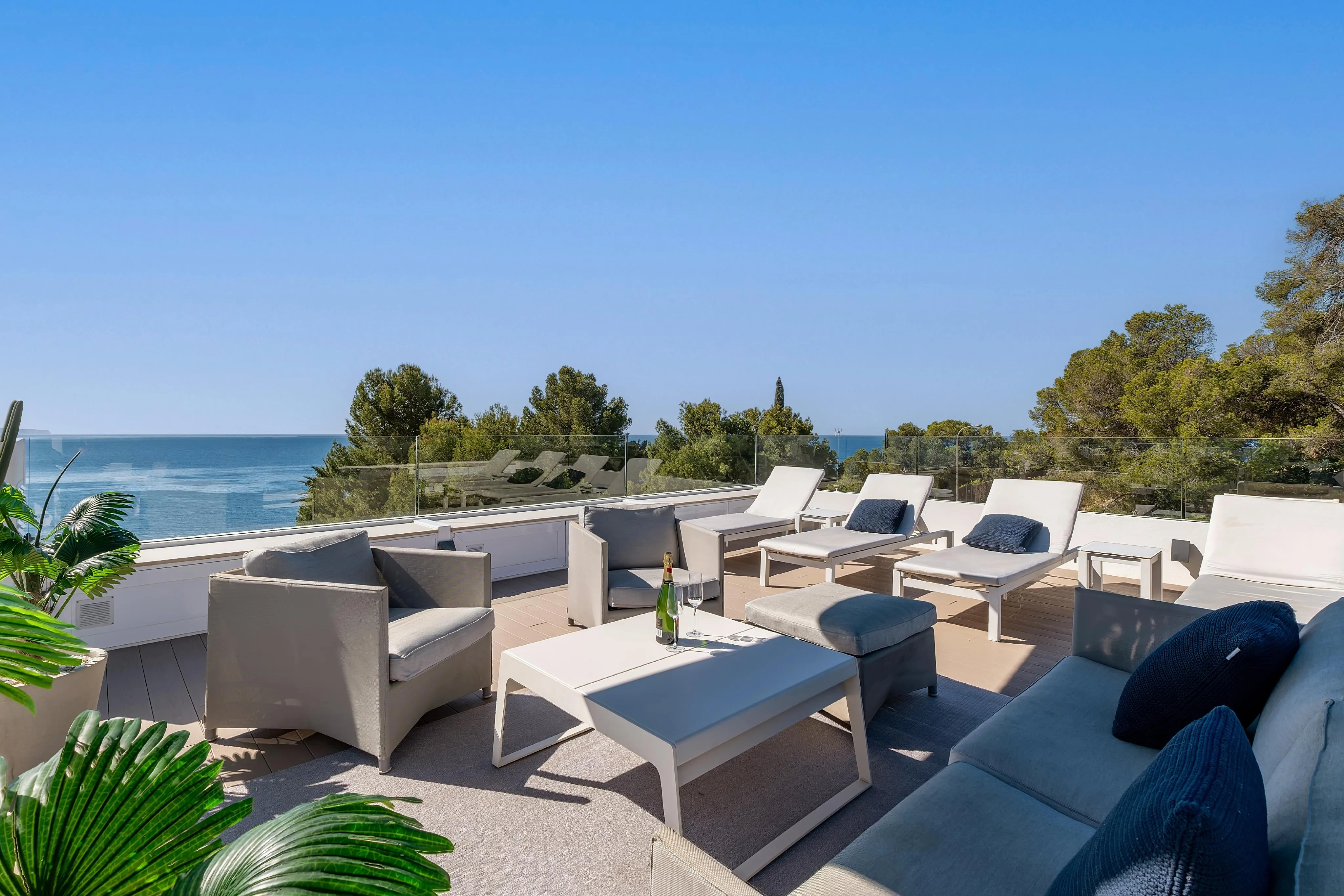 Excepcional àtic amb impressionants vistes al mar en Illetas-1