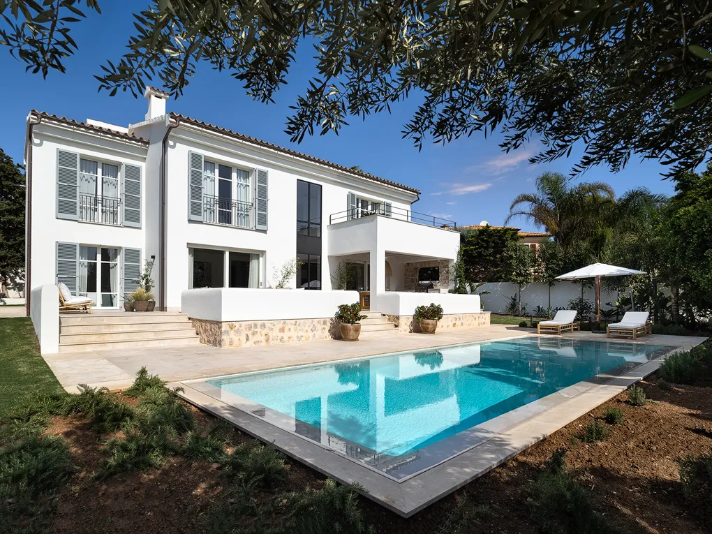 Stylishly renovated villa in a prime location in Nova Santa Ponsa-2