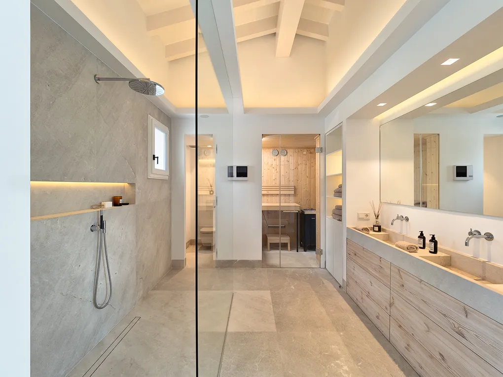 Stylishly renovated villa in a prime location in Nova Santa Ponsa-9