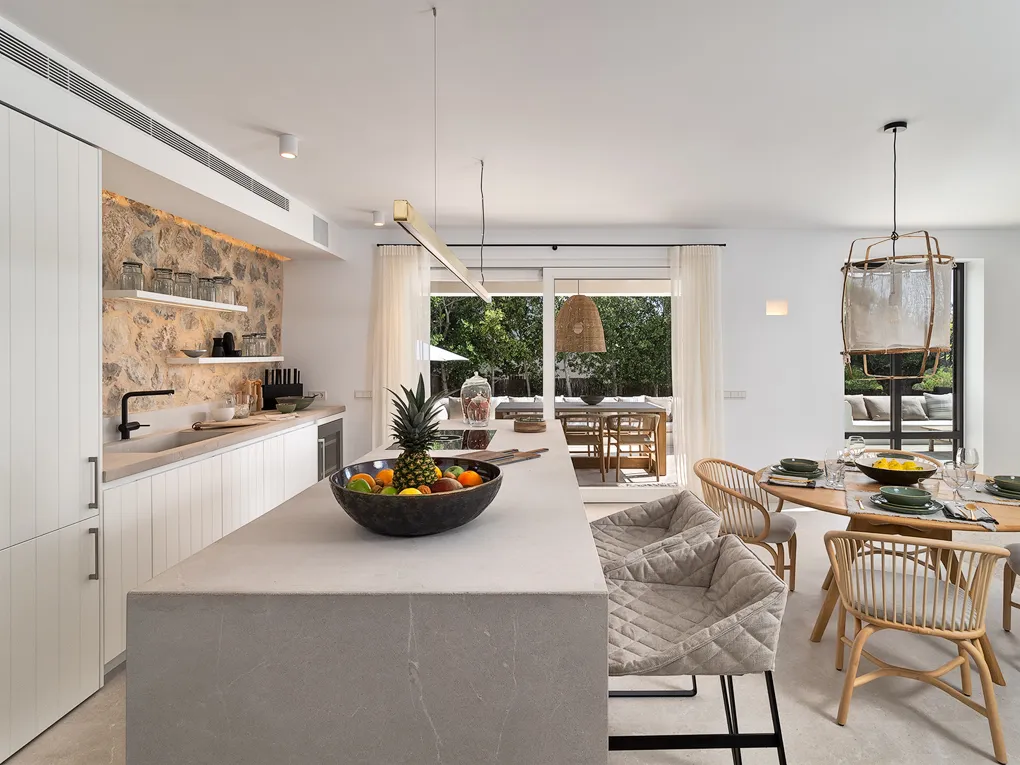 Stylishly renovated villa in a prime location in Nova Santa Ponsa-6