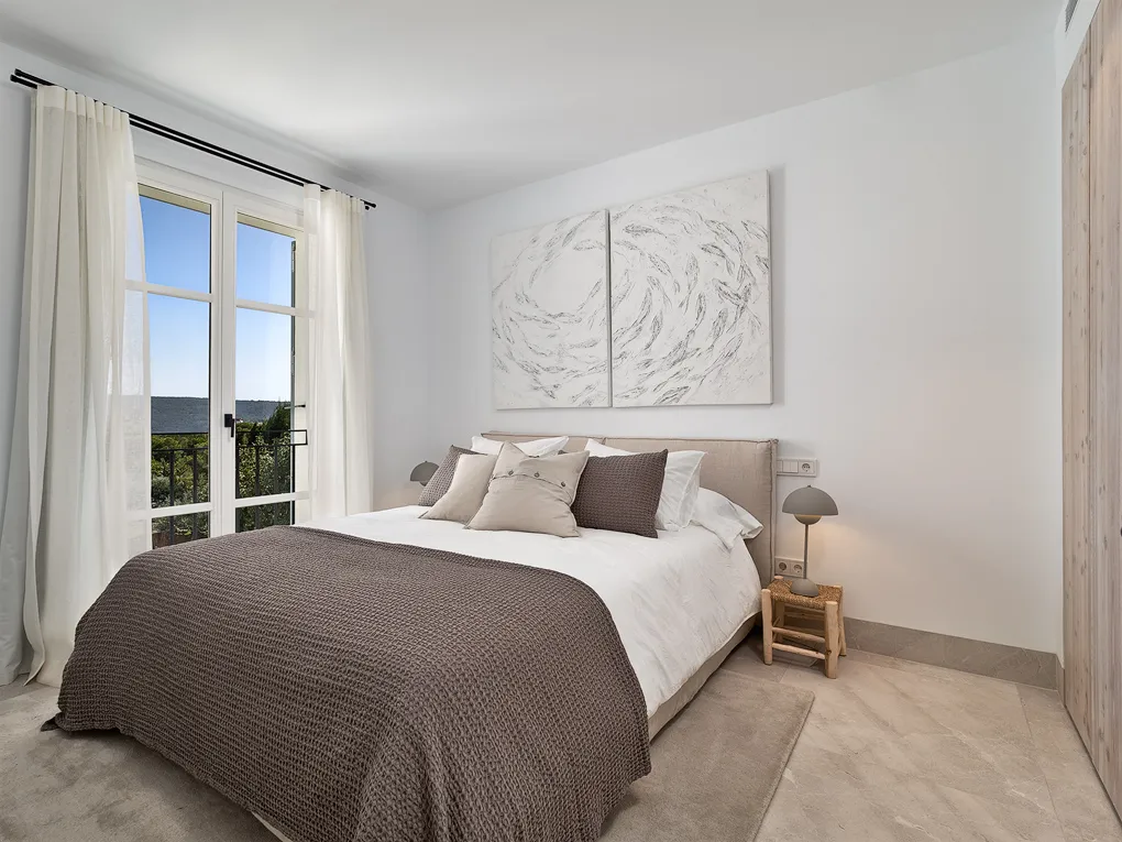 Stylishly renovated villa in a prime location in Nova Santa Ponsa-11